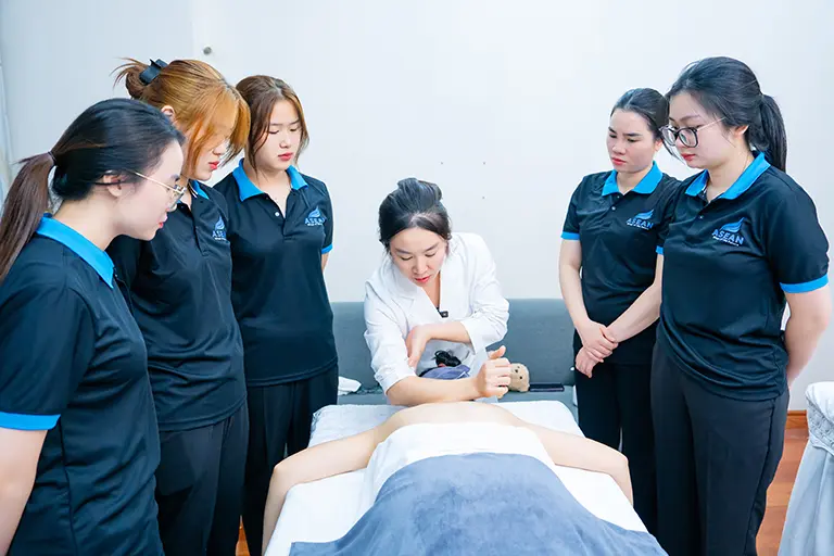 Khóa học cấp chứng chỉ Massage toàn thân