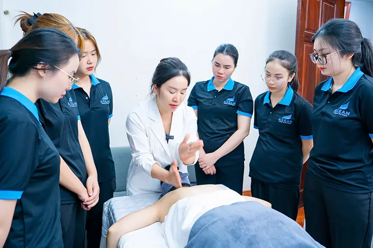 Khóa học Massage Thái